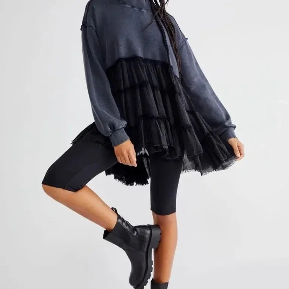 Free People Pixie Sweatshirt Tunic Dress Tiered Ruffled Oversized Wash black - Picture 2 of 9